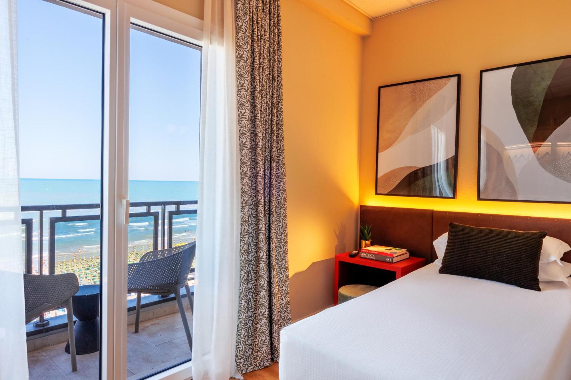 Charlie In Pesaro Hotel Exterior photo